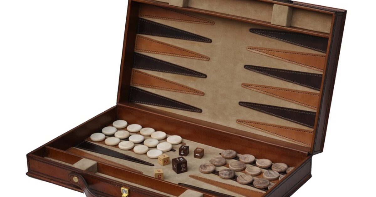 Leather Backgammon Set – Brown & White Edition – Le Joueur Leather Backgammon Set – Brown & White Edition – Le Joueur